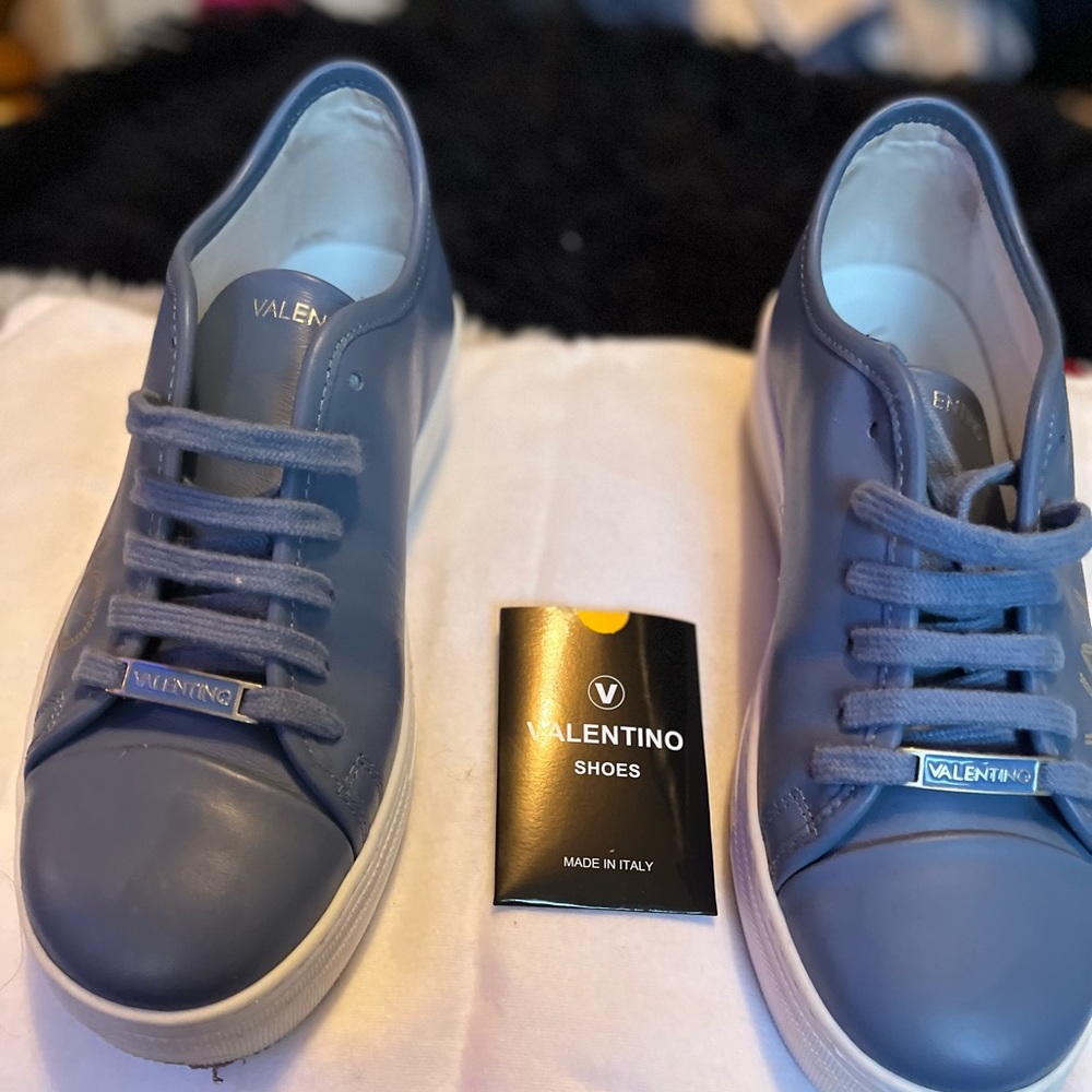 Authentic Valentino Sneakers ❤️